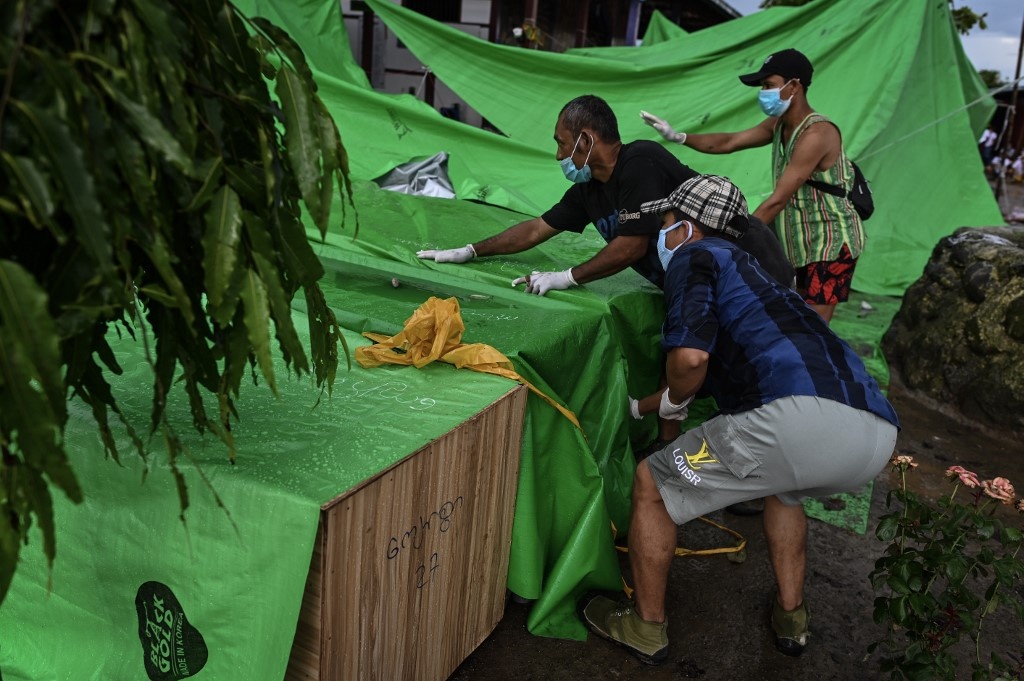 chon cat tap the nan nhan sap mo ngoc o myanmar anh 11