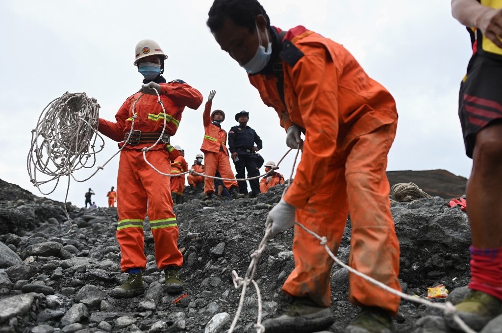 ASEAN chia buon voi Myanmar ve vu sat lo mo ngoc hinh anh
