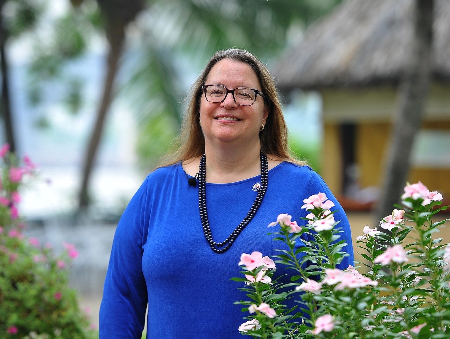 Tong lanh su My va chiec khan choang in hinh 'con rong' Viet Nam hinh anh