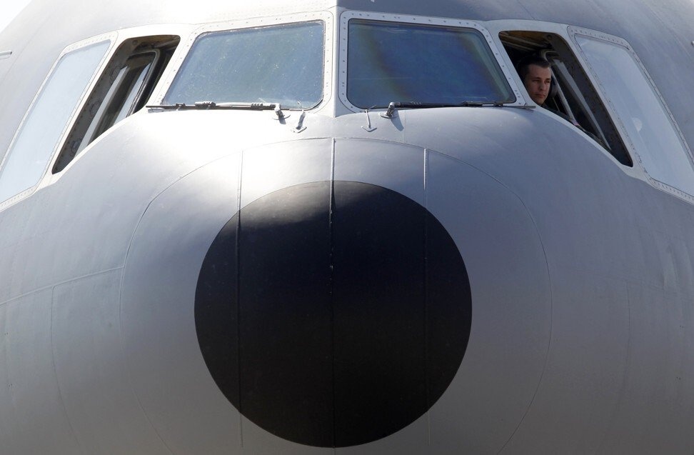 nga my chay dua ban vu khi cho an do anh 3