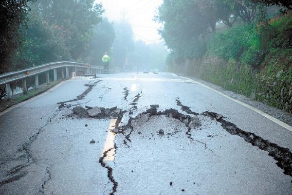 sat lo tao thanh dap chan ngang song o trung quoc anh 5