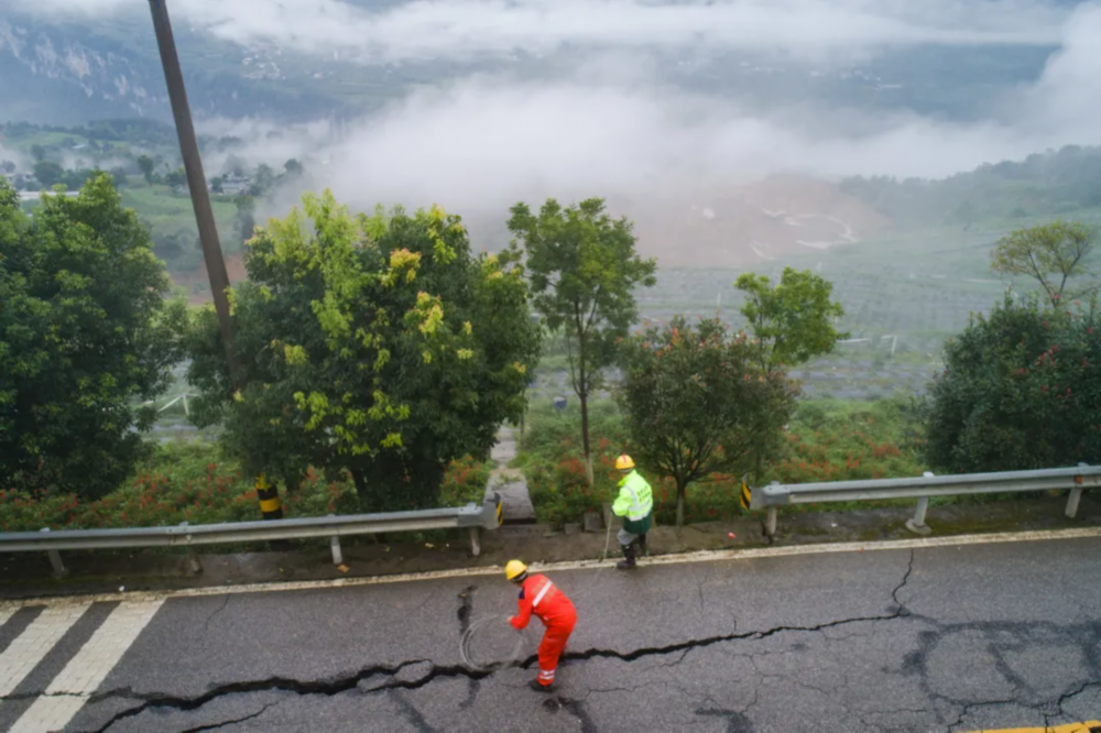 sat lo tao thanh dap chan ngang song o trung quoc anh 7