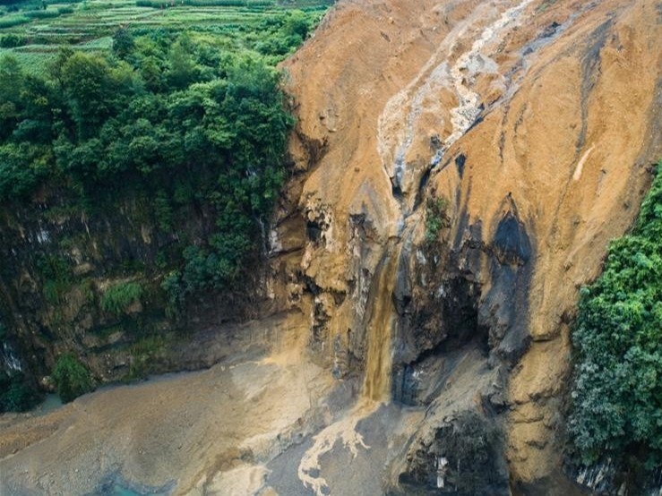 Trung Quoc noi se co them thien tai vi mua lon tiep dien hinh anh