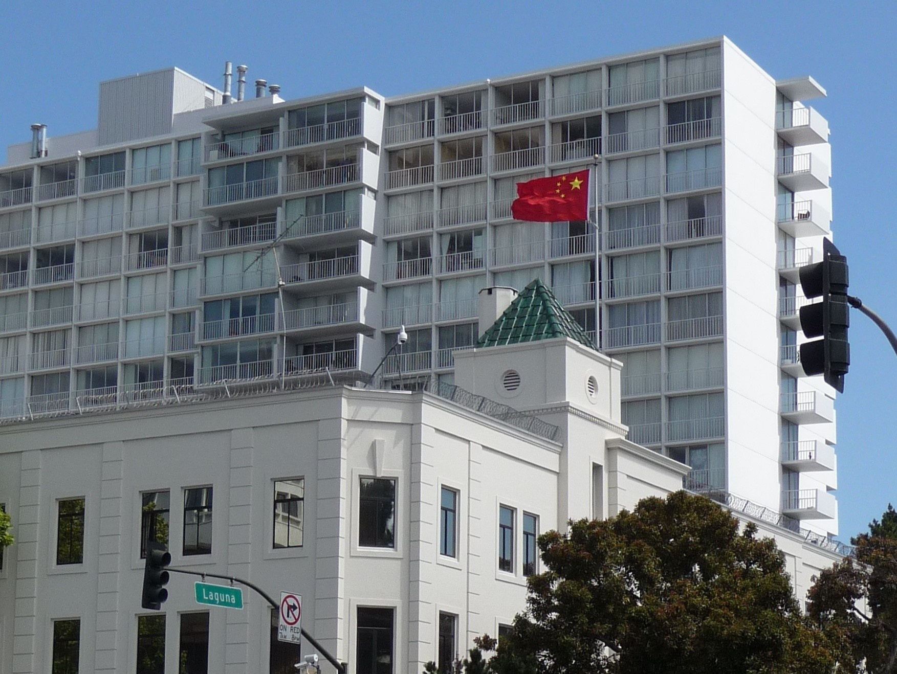 FBI: Si quan PLA bi My truy na dang tron o lanh su quan San Francisco hinh anh