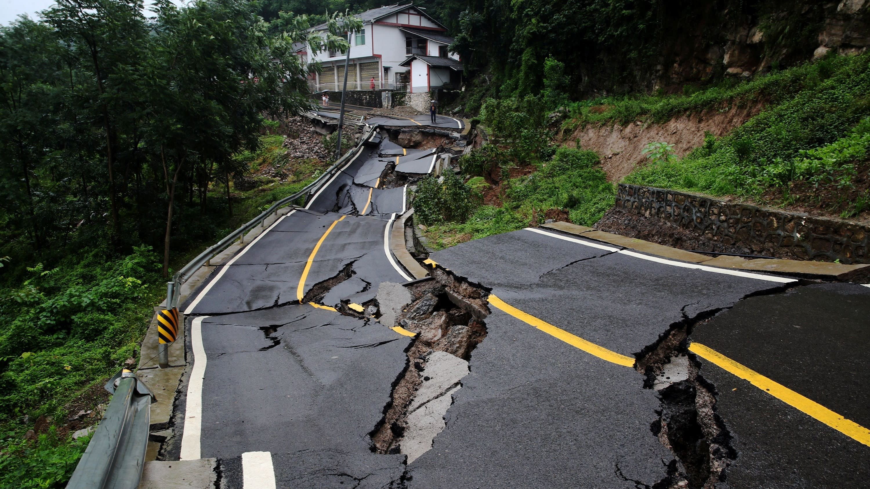 trung quoc trong mua lu lich su anh 6