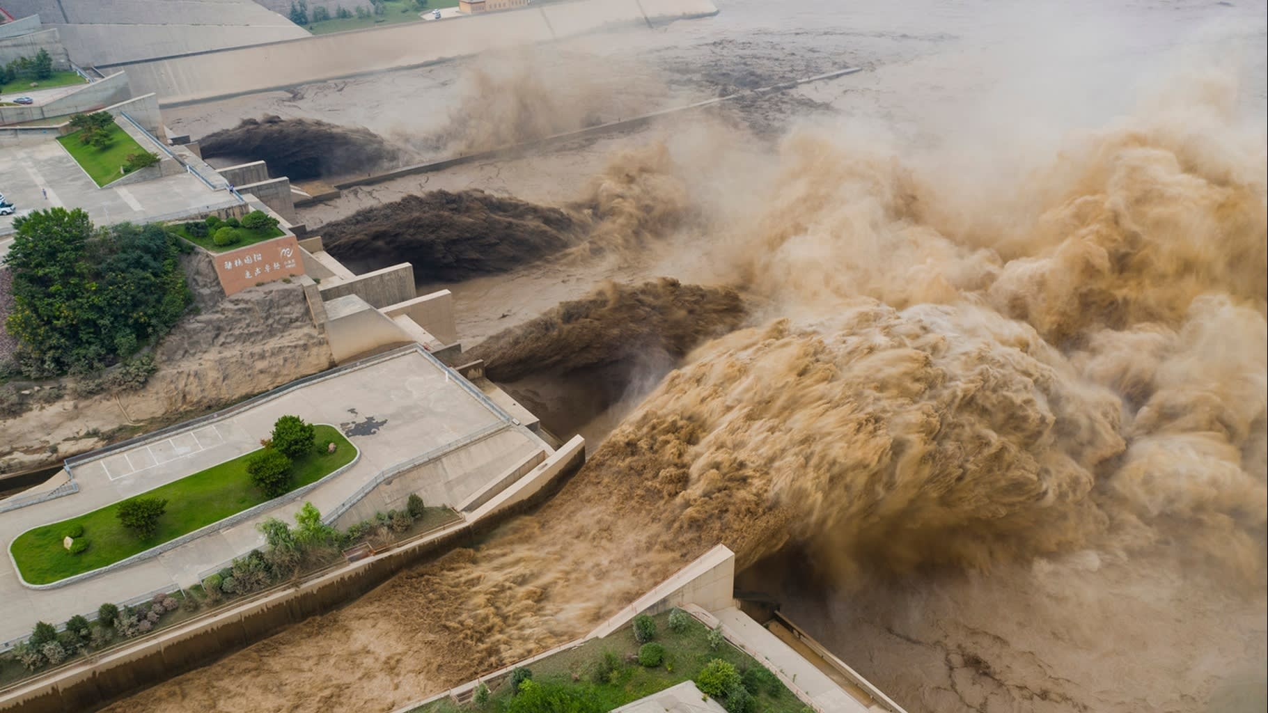 trung quoc trong mua lu lich su anh 12