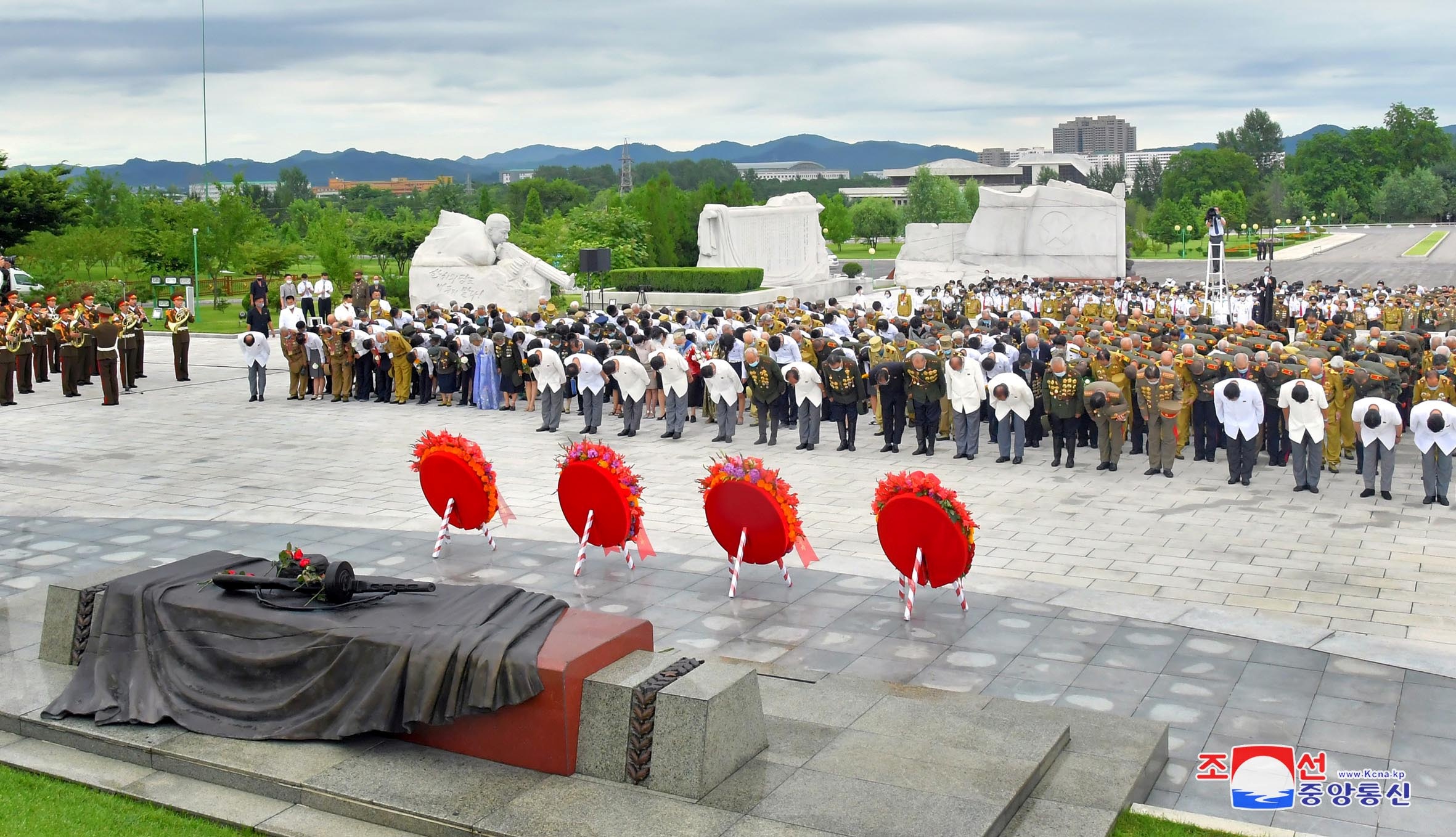 kim jong un phat bieu o hoi nghi cuu chien binh anh 12