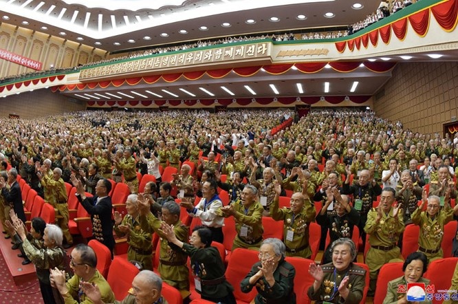 kim jong un phat bieu o hoi nghi cuu chien binh anh 4