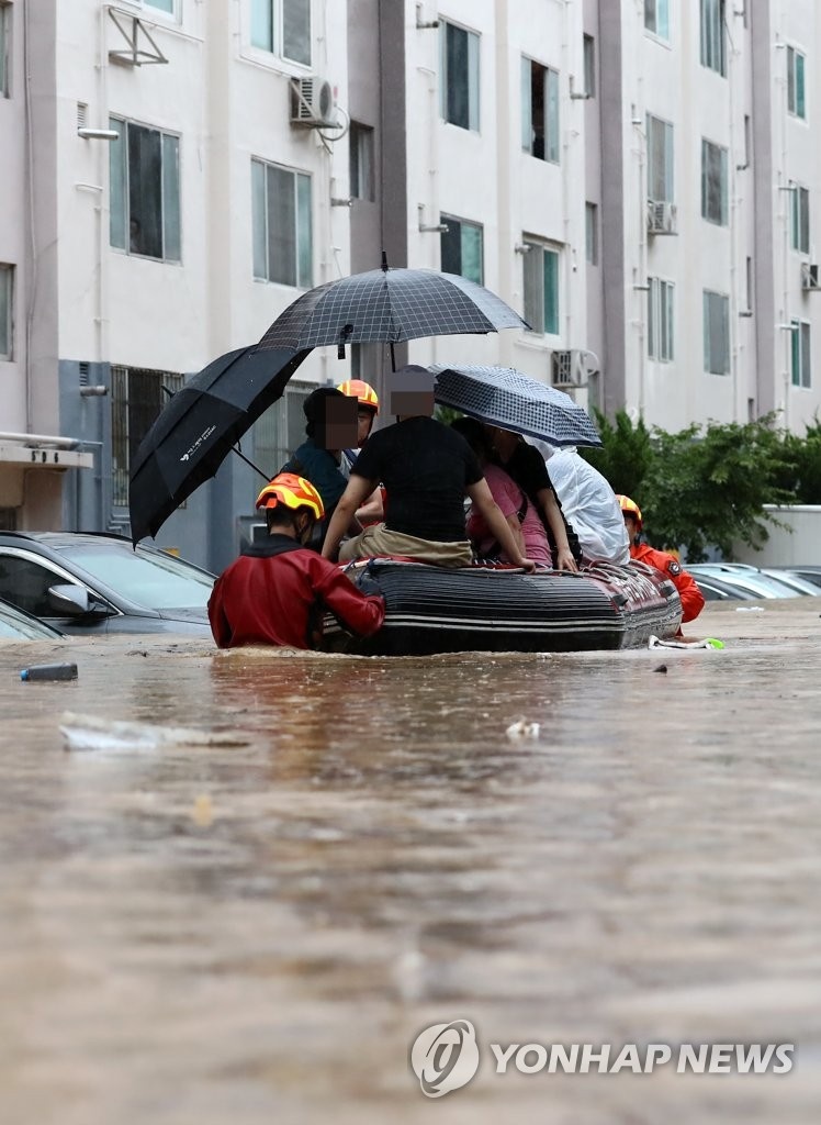 xe hoi boi giua bien nuoc o han quoc anh 4