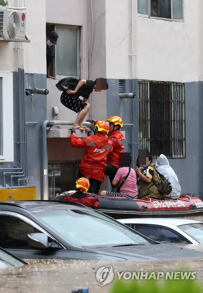 xe hoi boi giua bien nuoc o han quoc anh 3