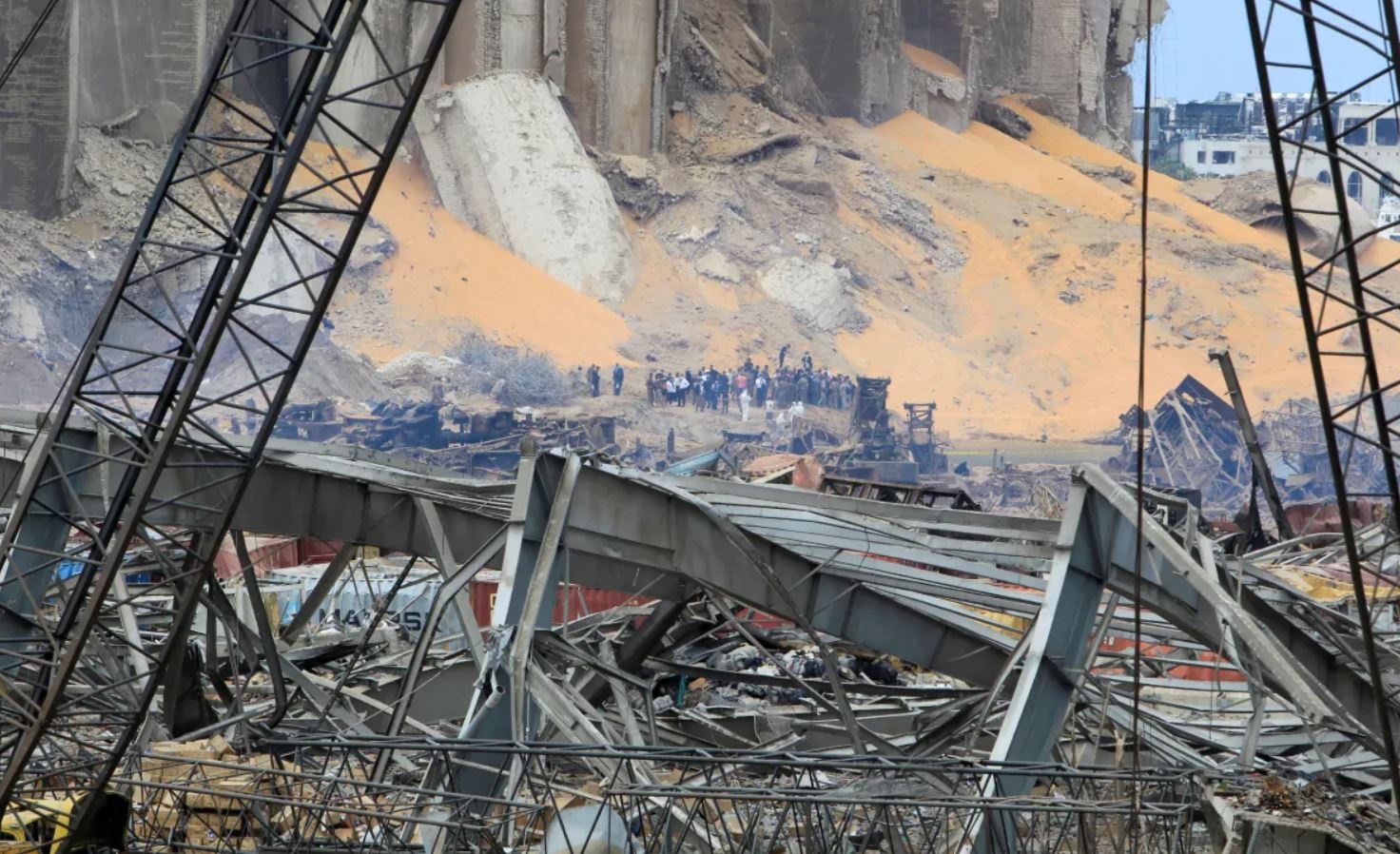 16 nhan vien cang Beirut bi bat de dieu tra vu no hinh anh