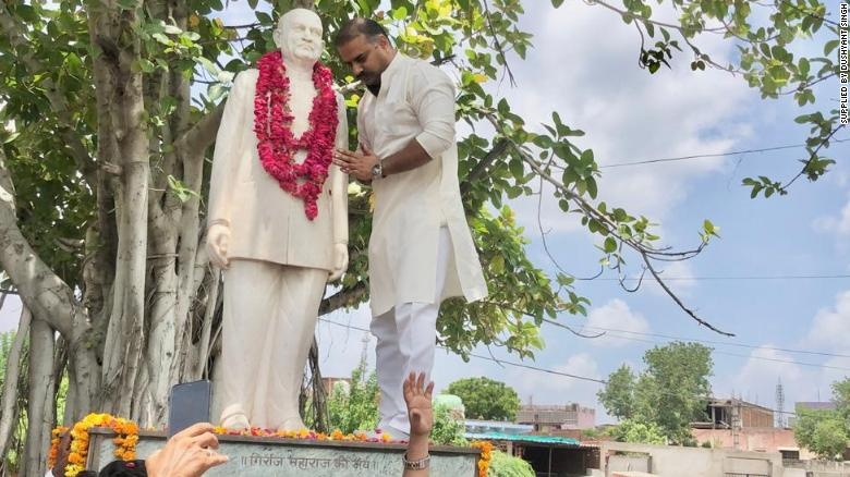 cuu hoang tu bi ban chet o an do anh 5