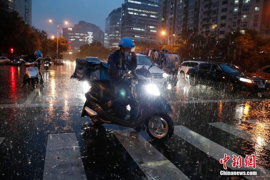 bac kinh hung tran mua lon nhat dau mua anh 10