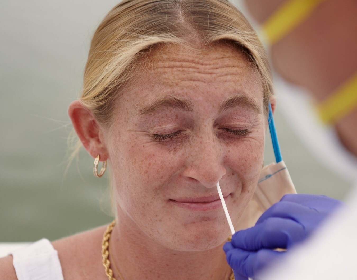 Xet nghiem nhanh Covid-19 phoi bay dac quyen nguoi giau o My hinh anh