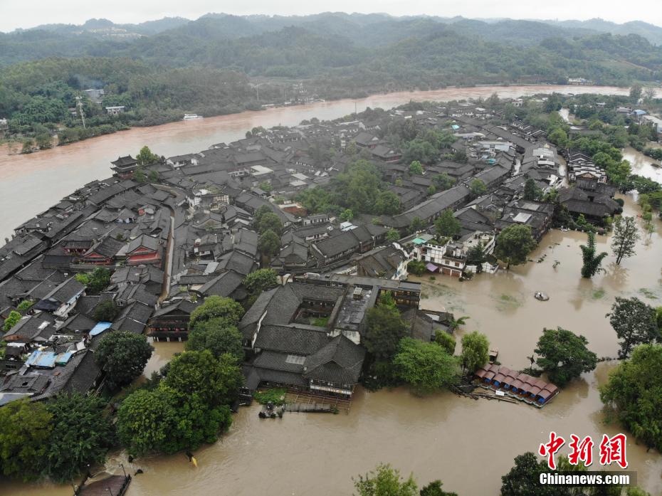 Tu Xuyen lu tram nam co mot anh 6