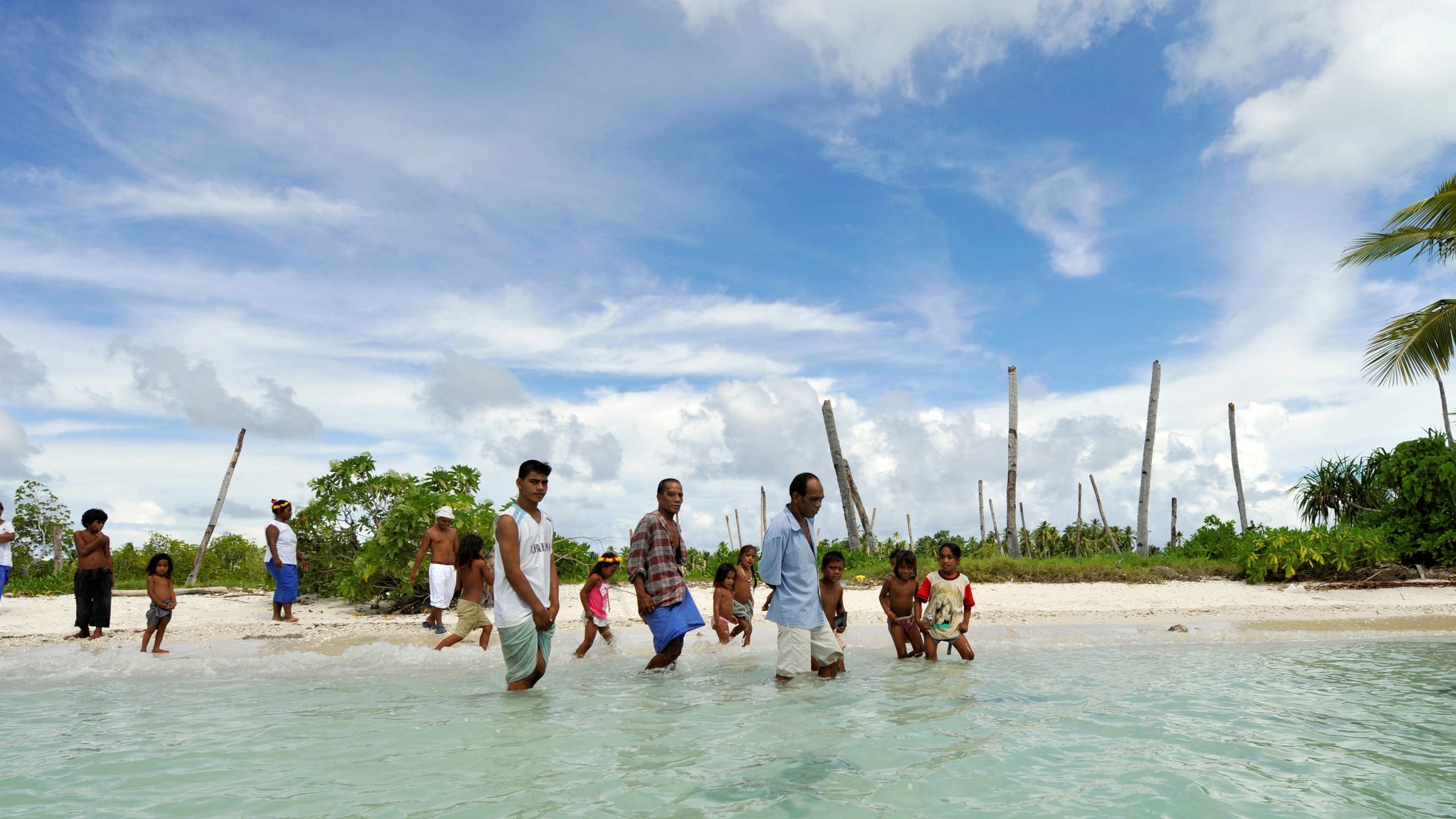 anh dai su trung quoc di tren lung nguoi anh 4