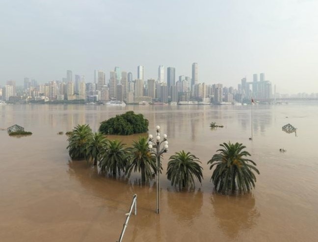 Trung Khanh trai qua tran lut lon nhat 80 nam hinh anh