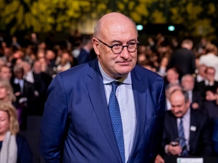 Tiec toi cua hoi choi golf lam nao dong chinh truong EU hinh anh