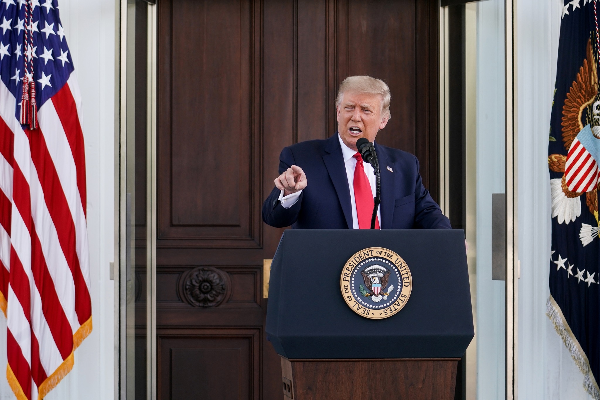 trump tan cong lanh dao quan doi my anh 1