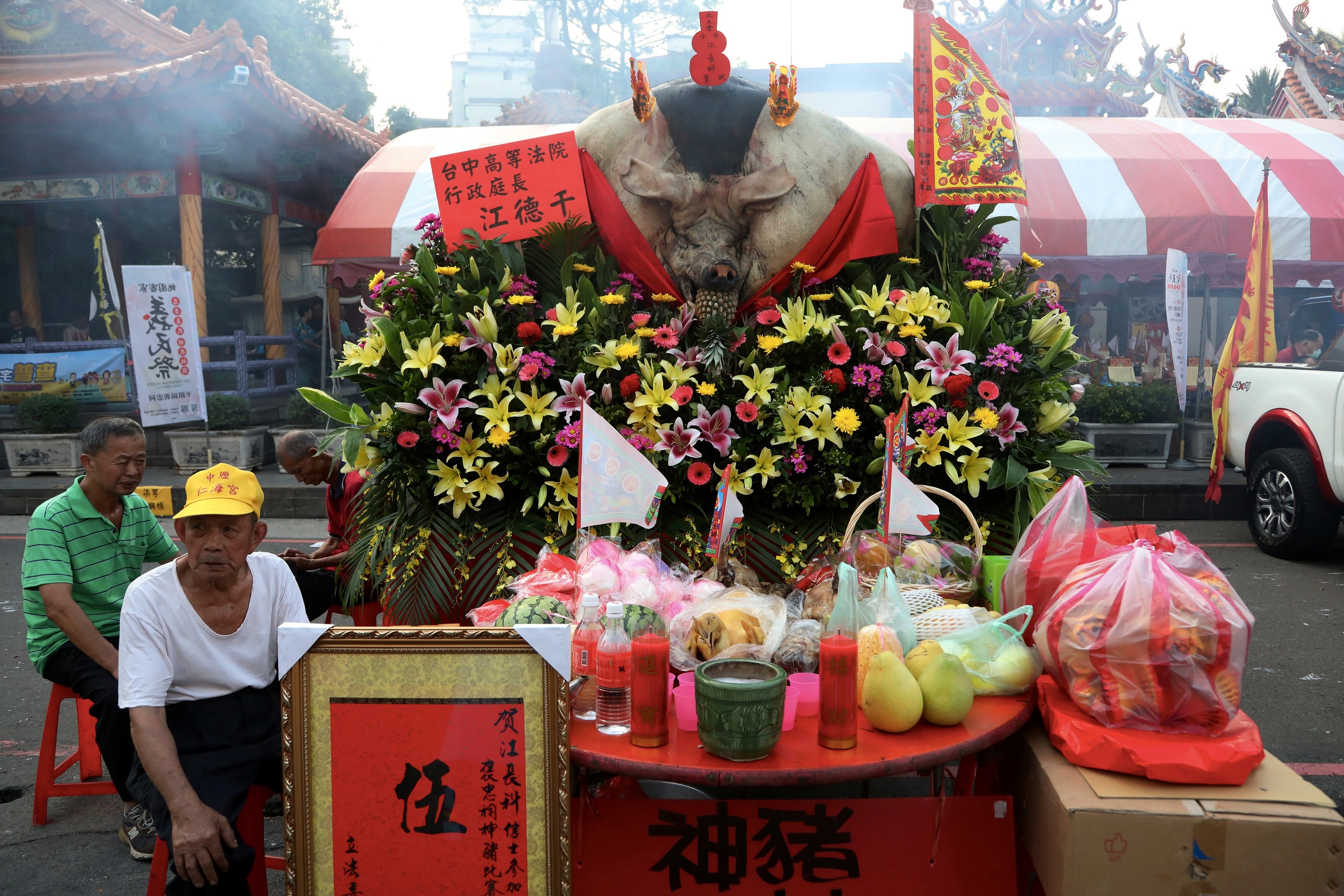 le hoi ruoc lon than gay tranh cai o dai loan anh 8