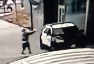 Hai canh sat My bi phuc kich, ban trong thuong o Los Angeles hinh anh