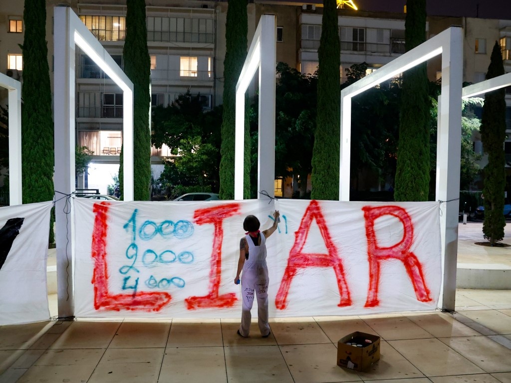 nguoi israel don nam moi cung lenh phong toa anh 9