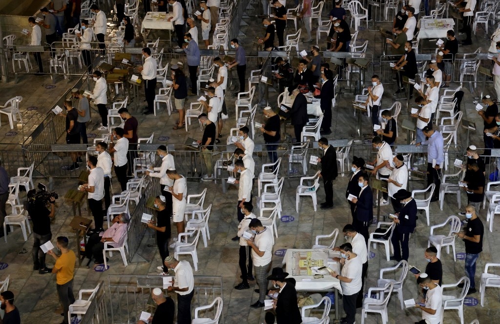 nguoi israel don nam moi cung lenh phong toa anh 6