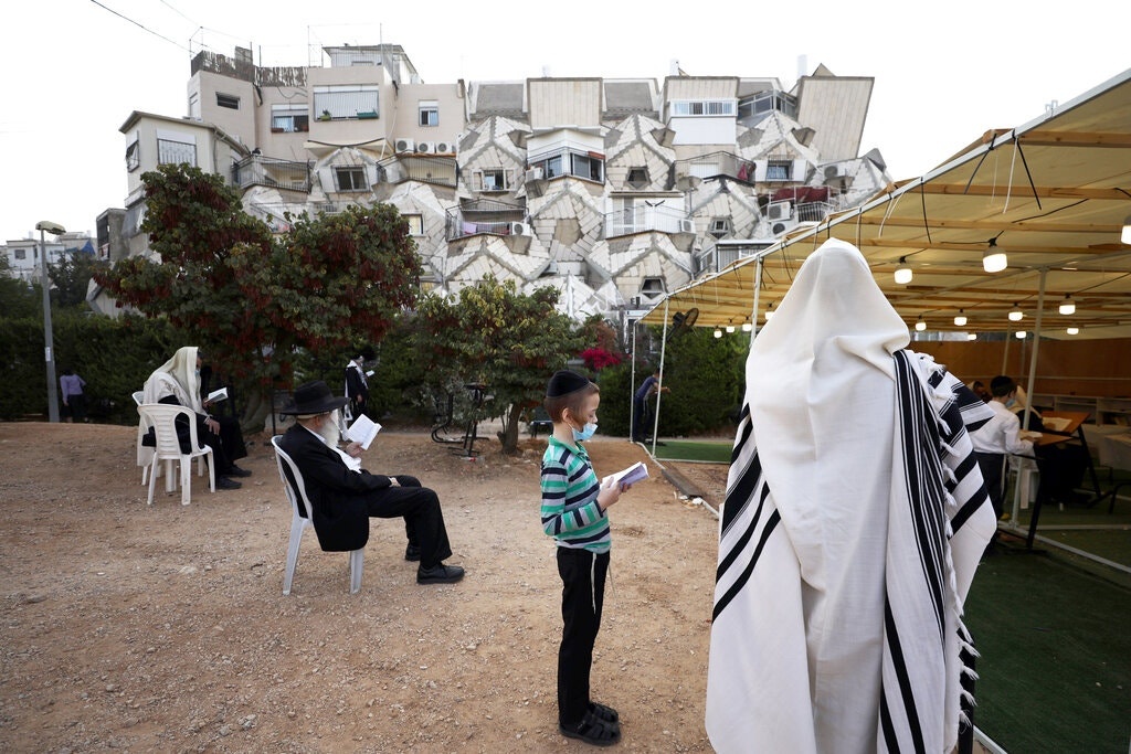 nguoi israel don nam moi cung lenh phong toa anh 2