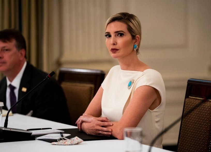 New York Times: Ivanka va nhung nghi van giup cha ne thue hinh anh