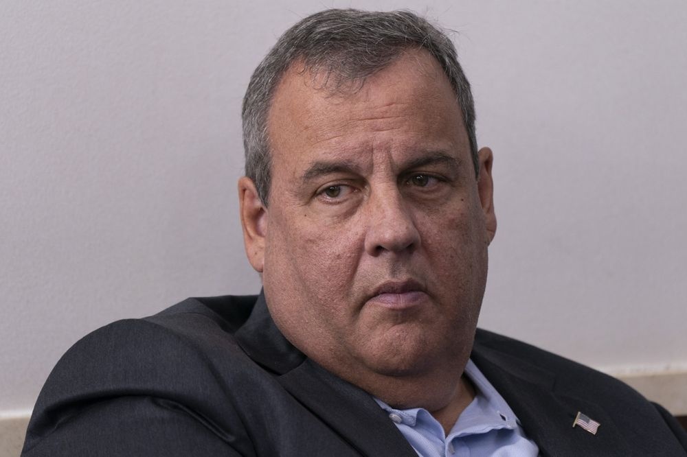 Nguoi tap tranh luan cho ong Trump mac Covid-19 hinh anh