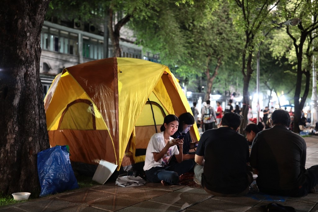 canh sat chong bao dong dung kin duong o bangkok anh 10