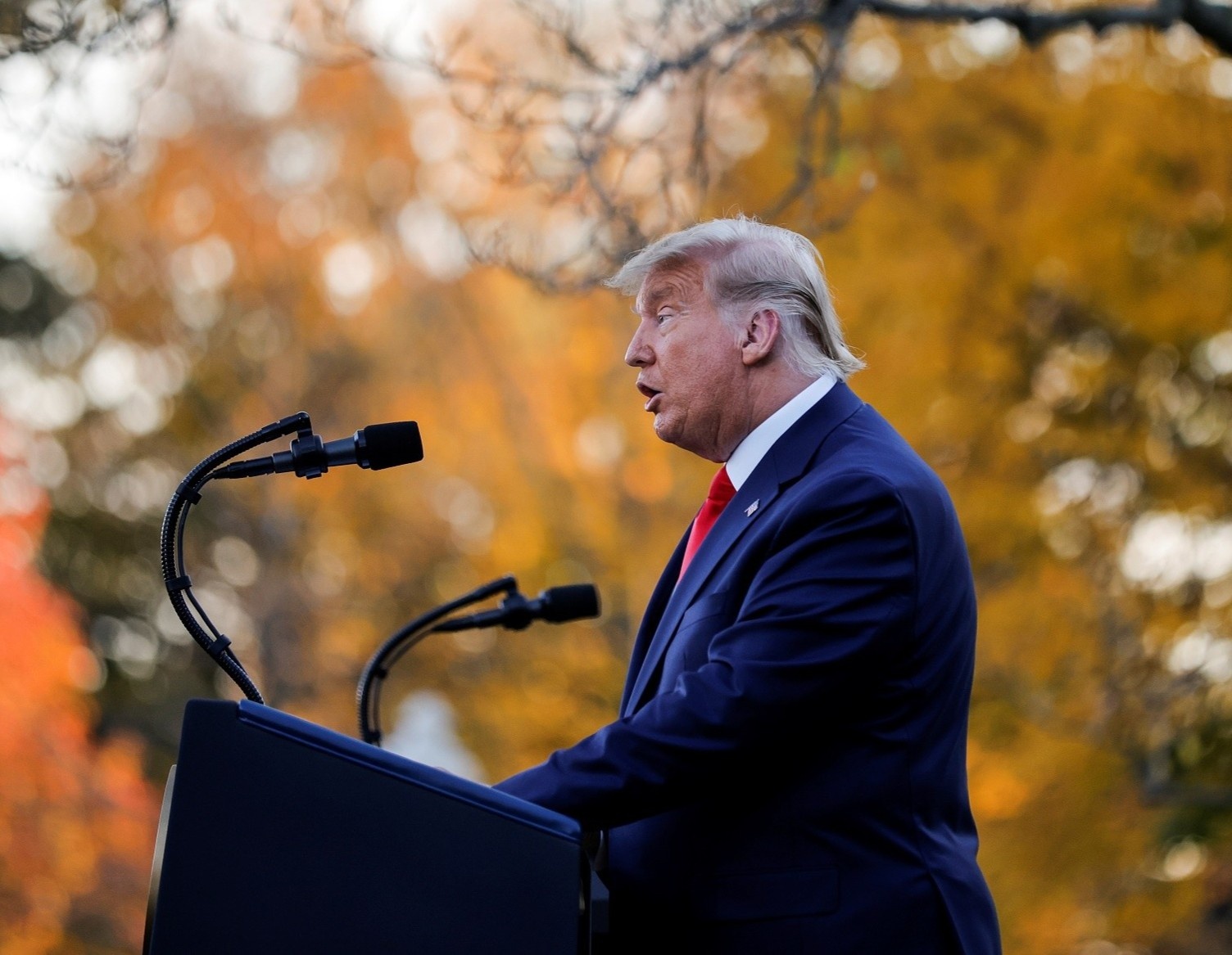 Ong Trump hop bao o Vuon Hong sau nhieu ngay 'o an' hinh anh