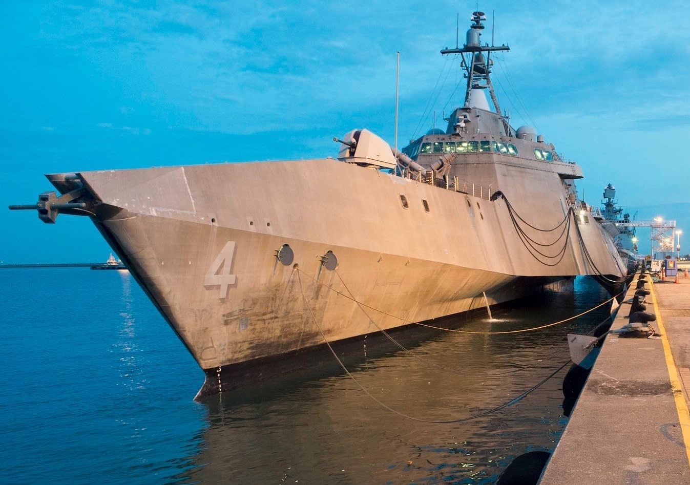 Hai quan My muon lap ham doi moi, co the dong tai Singapore hinh anh