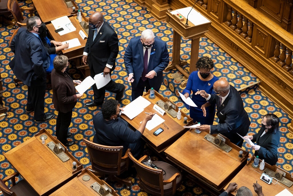 Ong Biden vuot moc 270 phieu dai cu tri anh 1