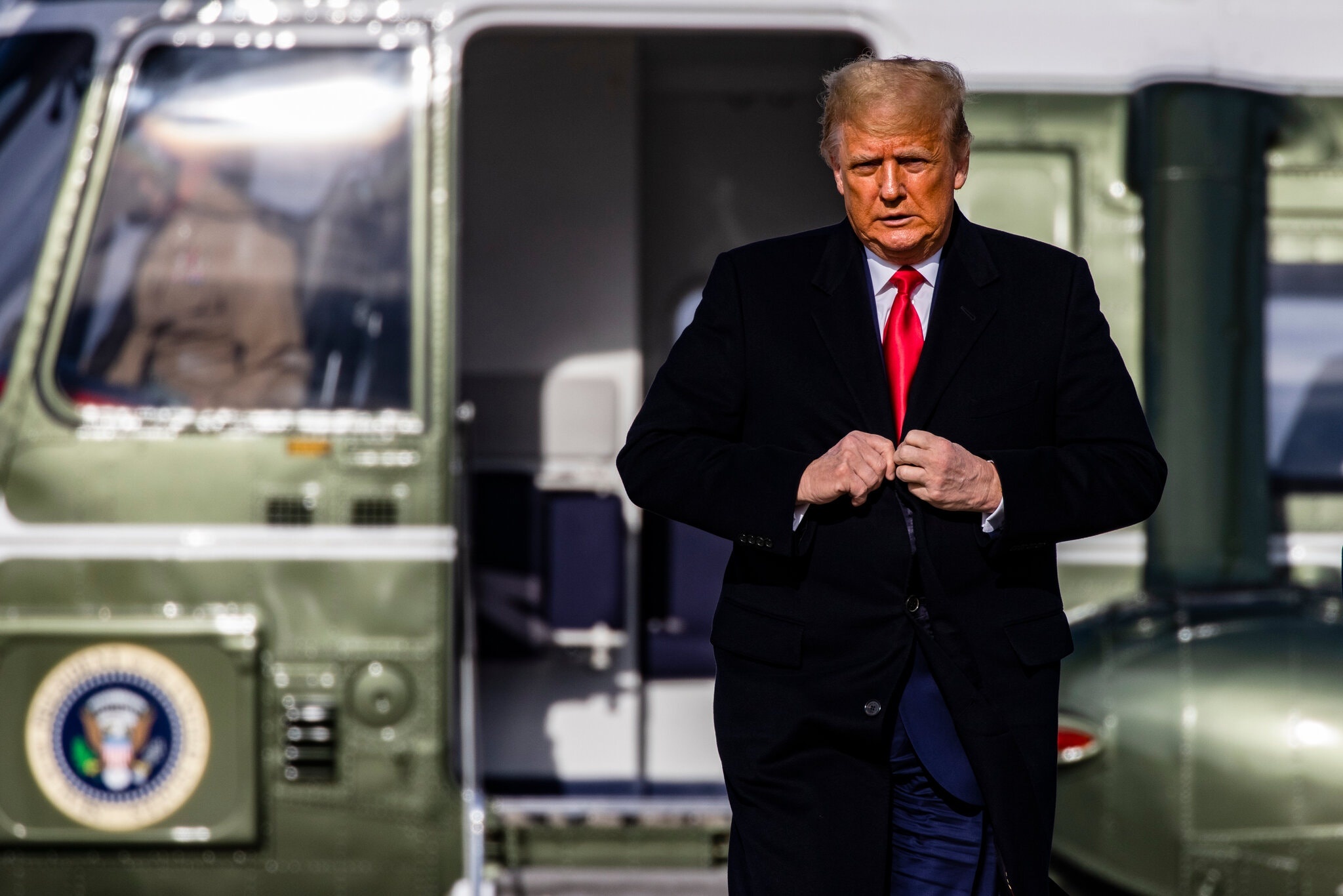 Ong Trump va nhung ngay that thuong, kho doan nhat nhiem ky hinh anh