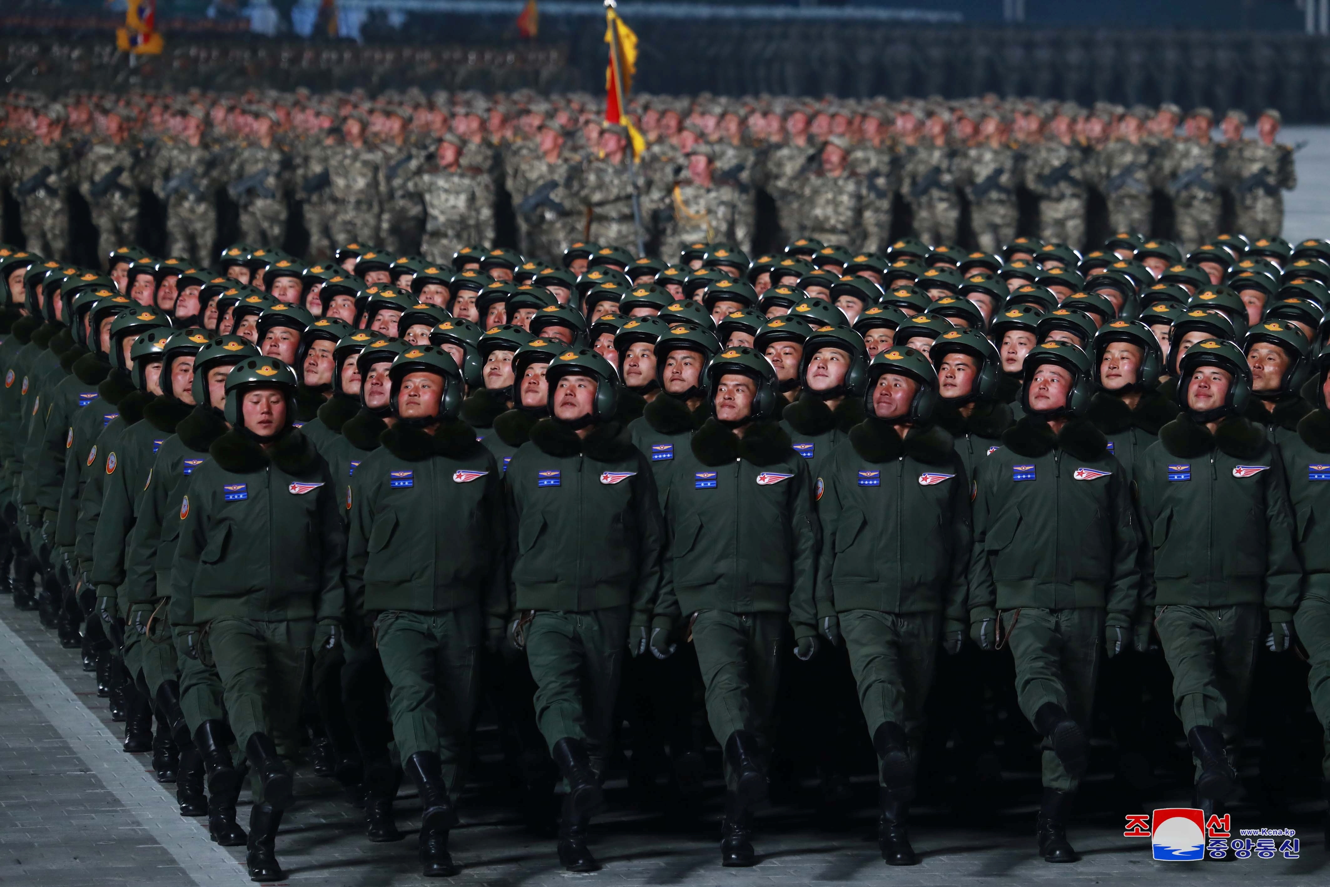 Ten lua,  xe tang trong le dieu binh mung dai hoi dang o Trieu Tien anh 8