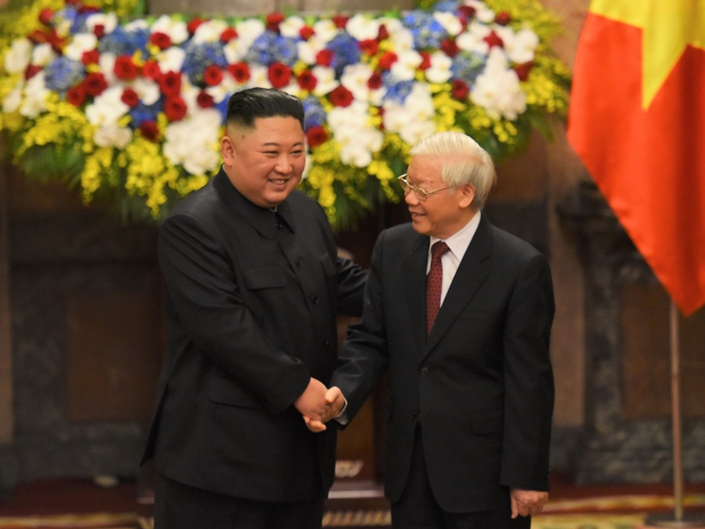 Ong Kim Jong Un chuc mung Tong bi thu, Chu tich nuoc Nguyen Phu Trong hinh anh