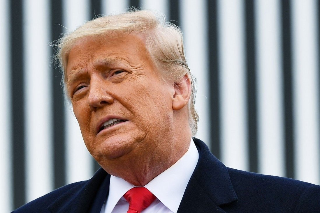 Luat su cua ong Trump viet sai ten nuoc My trong tai lieu bien ho hinh anh