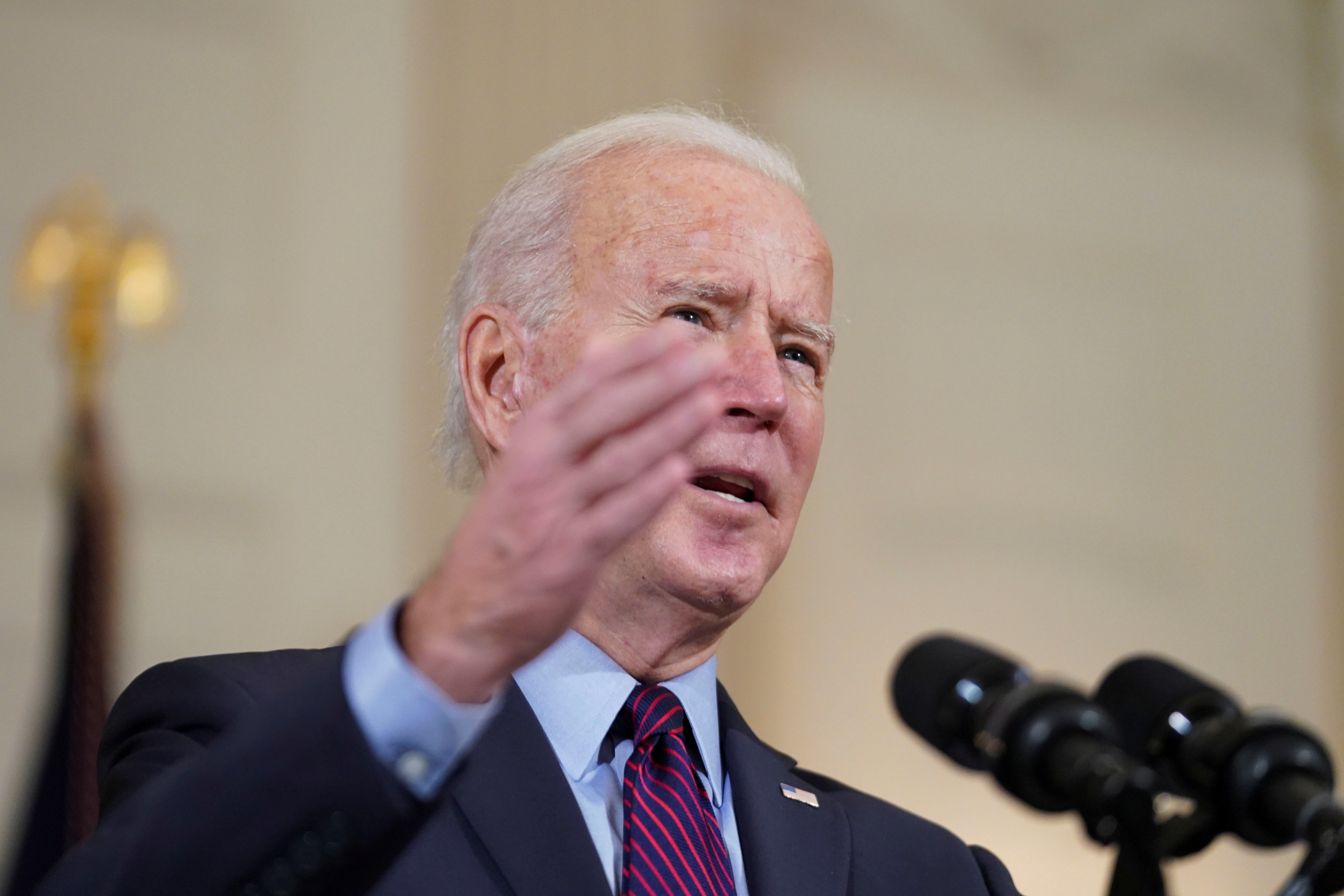 Chien thang lon dau tien cho Tong thong Biden hinh anh