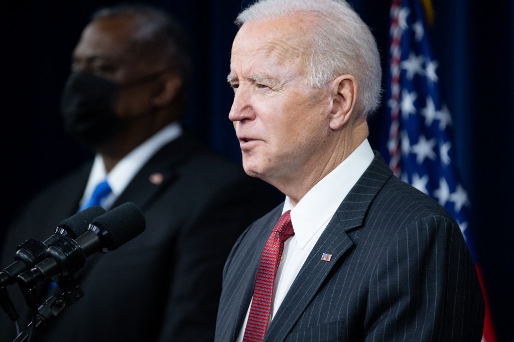 Lau Nam Goc lap nhom chuyen trach xem xet moi de doa tu Trung Quoc hinh anh