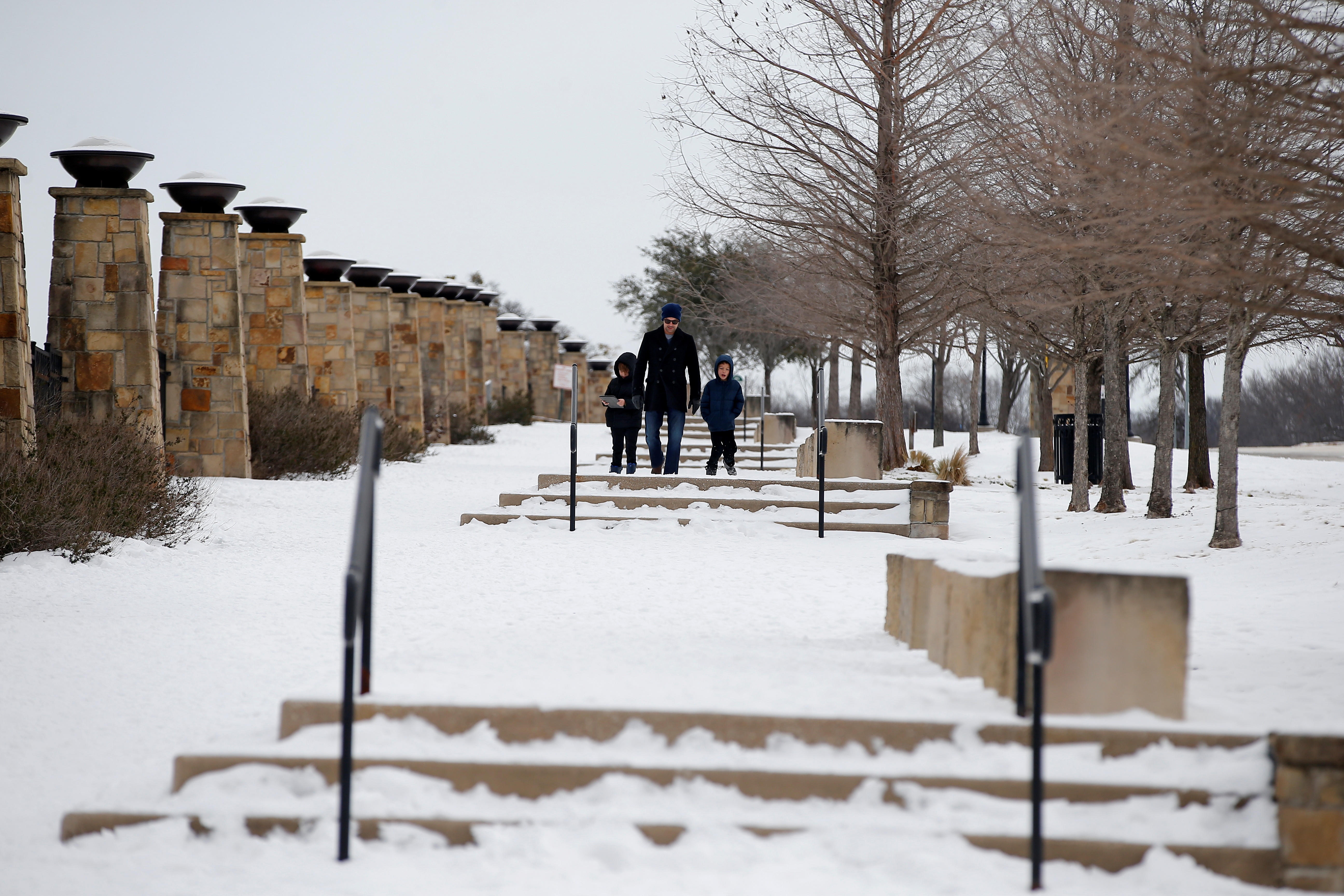 Cong dong ho tro gia dinh goc Viet co 4 ba chau chet chay o Texas anh 1