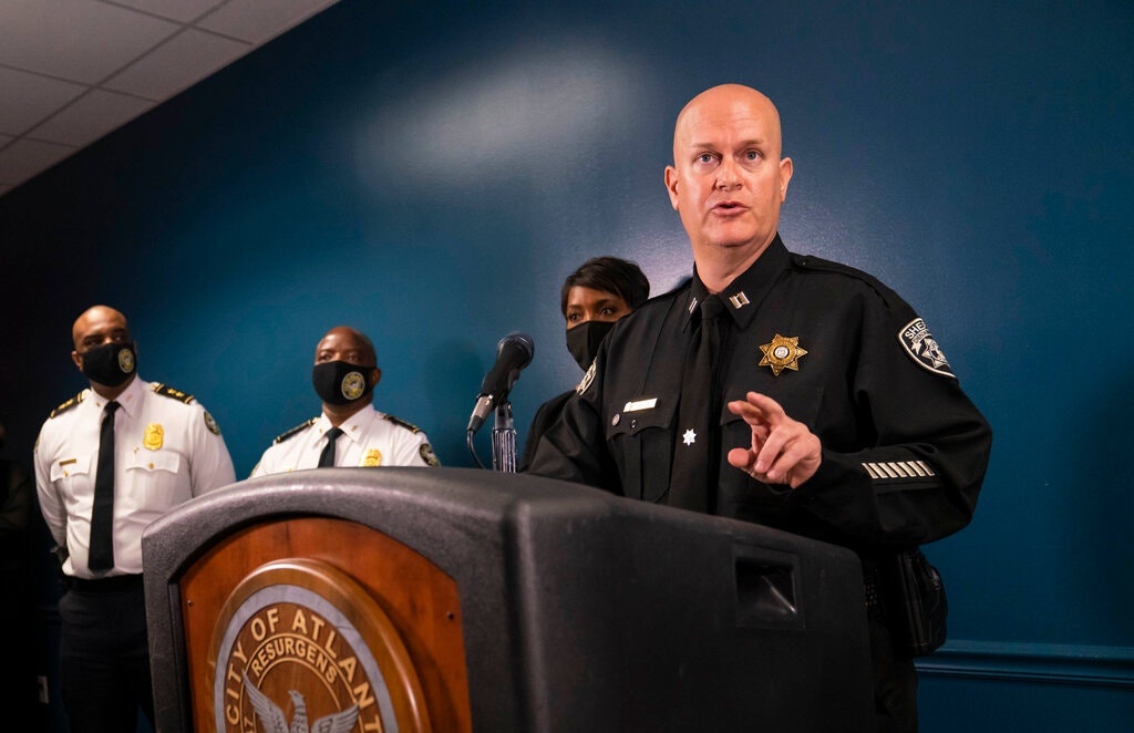 Vien canh sat gay phan no sau vu xa sung Atlanta bi chuyen cong tac hinh anh