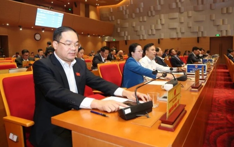 Ha Noi de xuat lam he thong tau dien treo 1 ray doc hai bo song Hong hinh anh