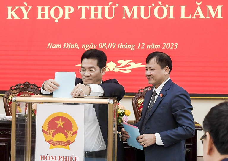 5 lanh dao tinh Nam Dinh deu dat phieu tin nhiem 100% hinh anh