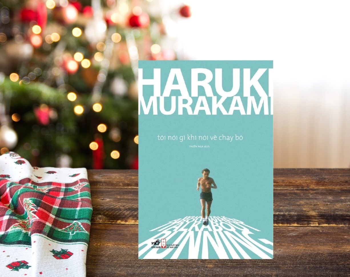 Haruki Murakami nghi gi tren duong chay bo? hinh anh