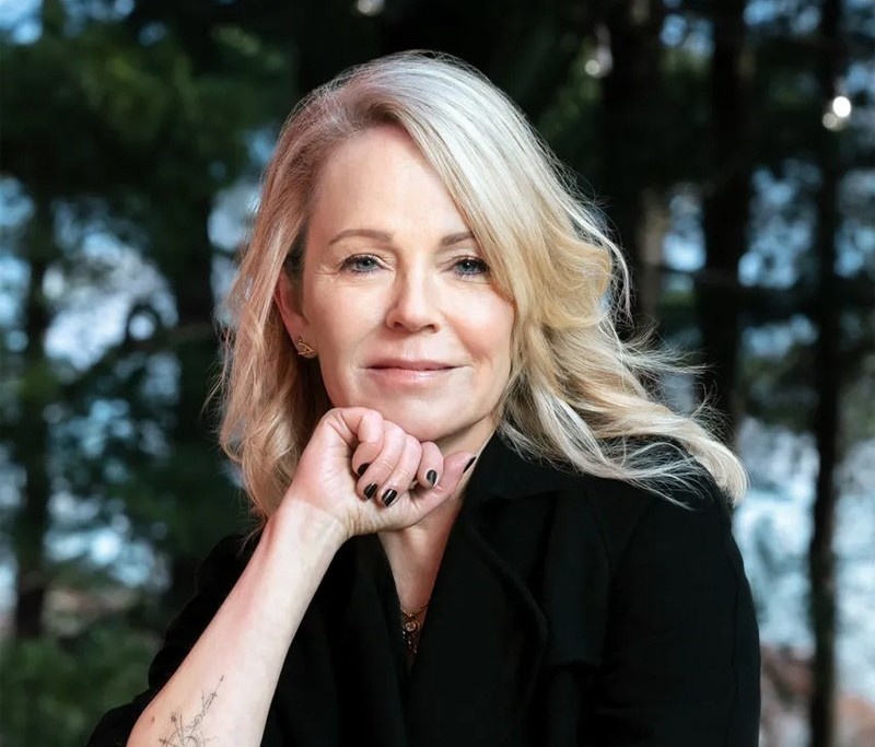 Tu loi khuyen cua chong, nu nha van phat hien su that ve bo sau 50 nam hinh anh