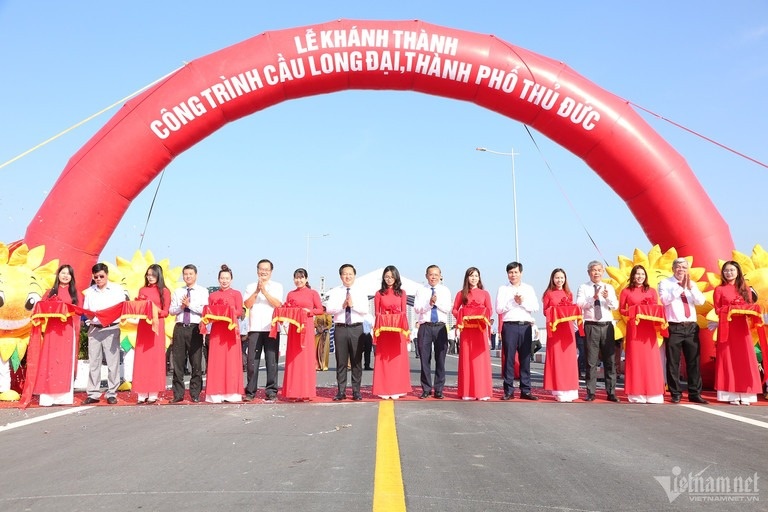 thong xe cau Long Dai anh 1