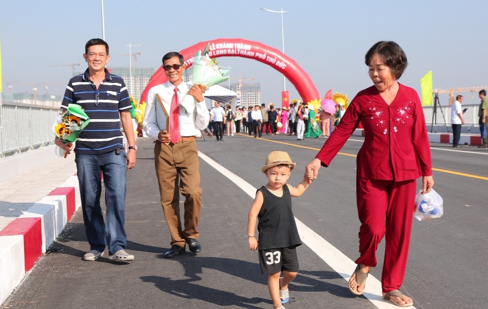 Thong xe cau cua ngo TP.HCM, rut ngan quang duong tu 10 km con 500 m hinh anh