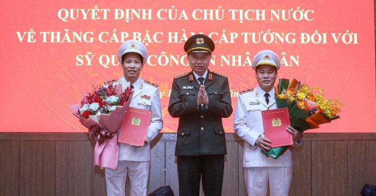 Hai Thu truong Bo Cong an duoc thang cap bac ham trung tuong hinh anh