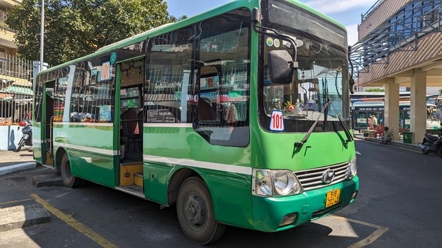 Dieu chinh lo trinh hoat dong 1 tuyen xe buyt co tro gia o TP.HCM hinh anh